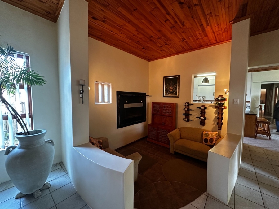 5 Bedroom Property for Sale in Pringle Bay Western Cape